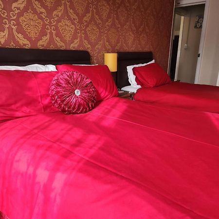 Twin Palms Guesthouse غريت يورماوث المظهر الخارجي الصورة