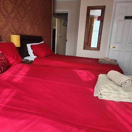 Twin Palms Guesthouse غريت يورماوث المظهر الخارجي الصورة