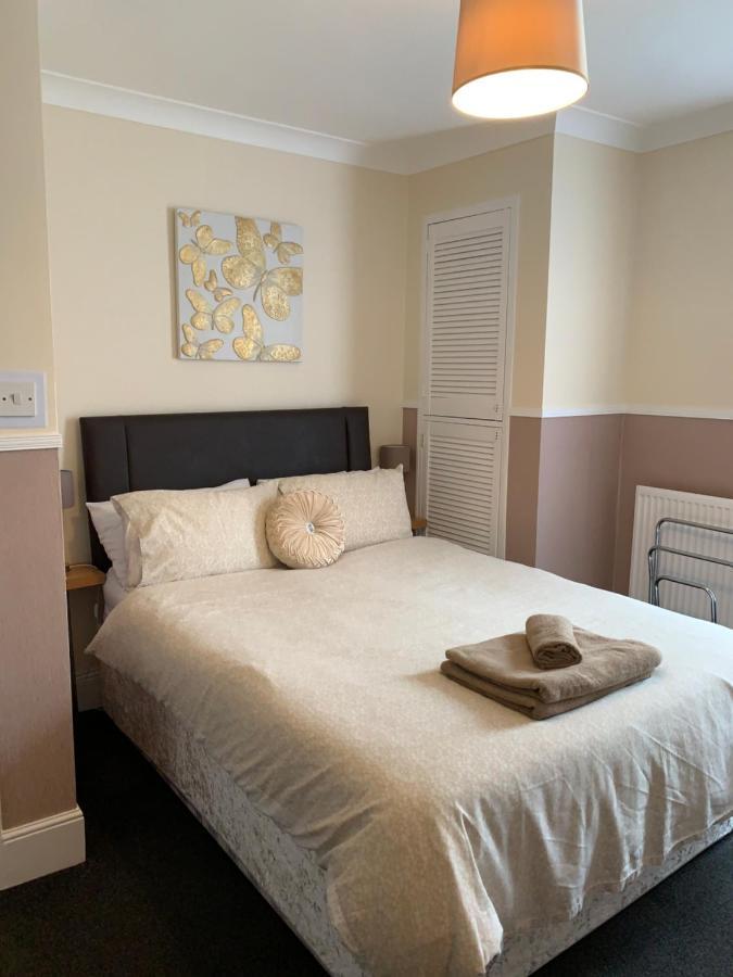 Twin Palms Guesthouse غريت يورماوث المظهر الخارجي الصورة