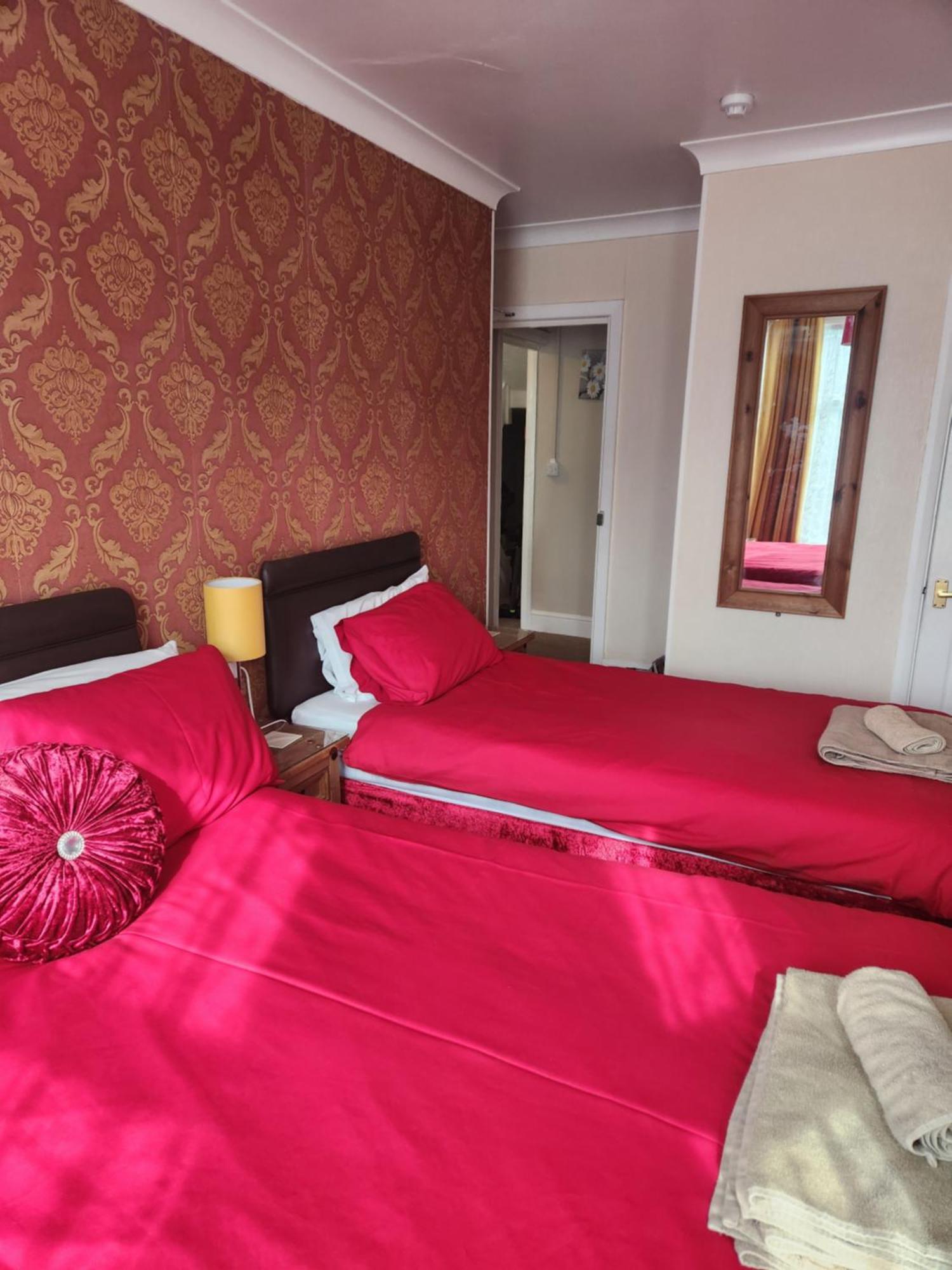Twin Palms Guesthouse غريت يورماوث المظهر الخارجي الصورة