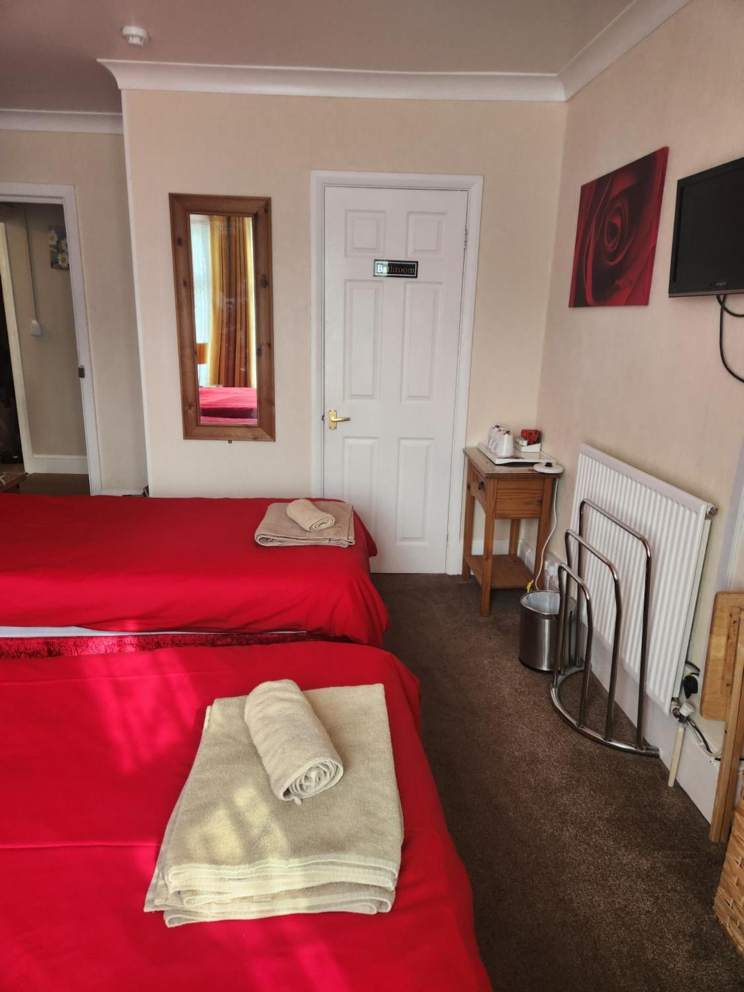 Twin Palms Guesthouse غريت يورماوث المظهر الخارجي الصورة