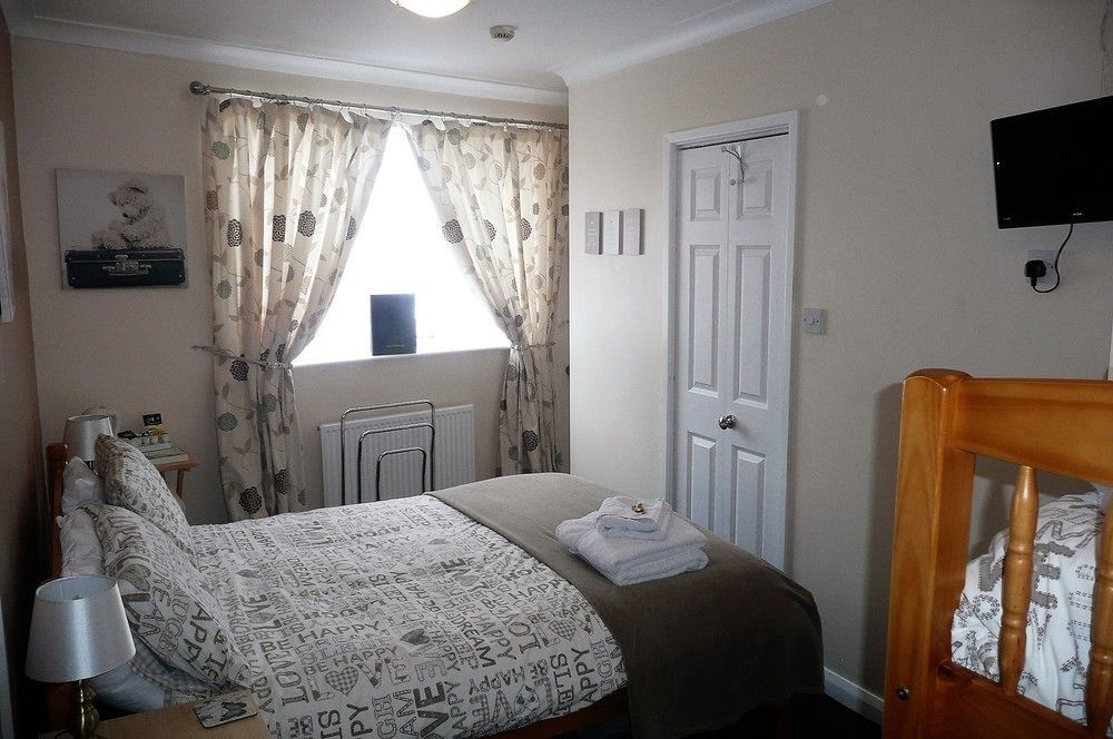 Twin Palms Guesthouse غريت يورماوث المظهر الخارجي الصورة