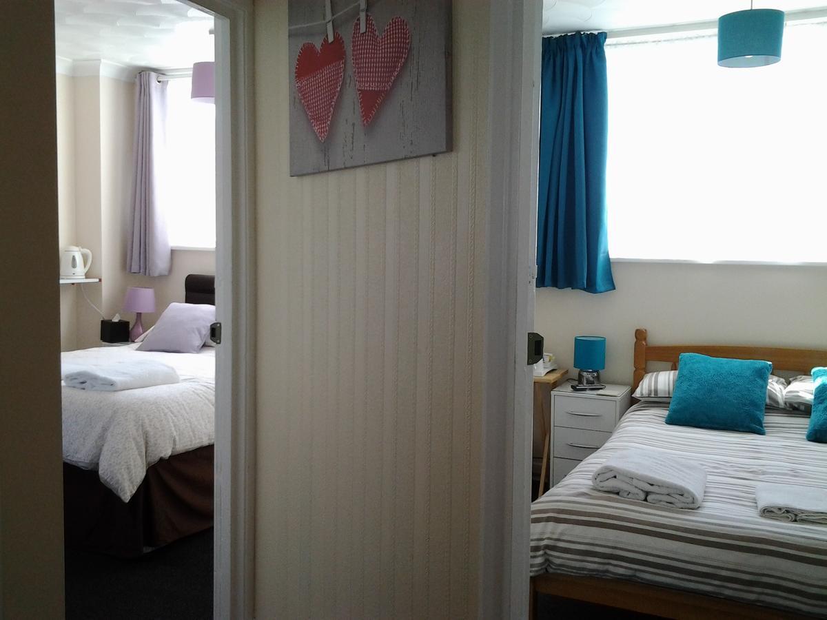 Twin Palms Guesthouse غريت يورماوث المظهر الخارجي الصورة