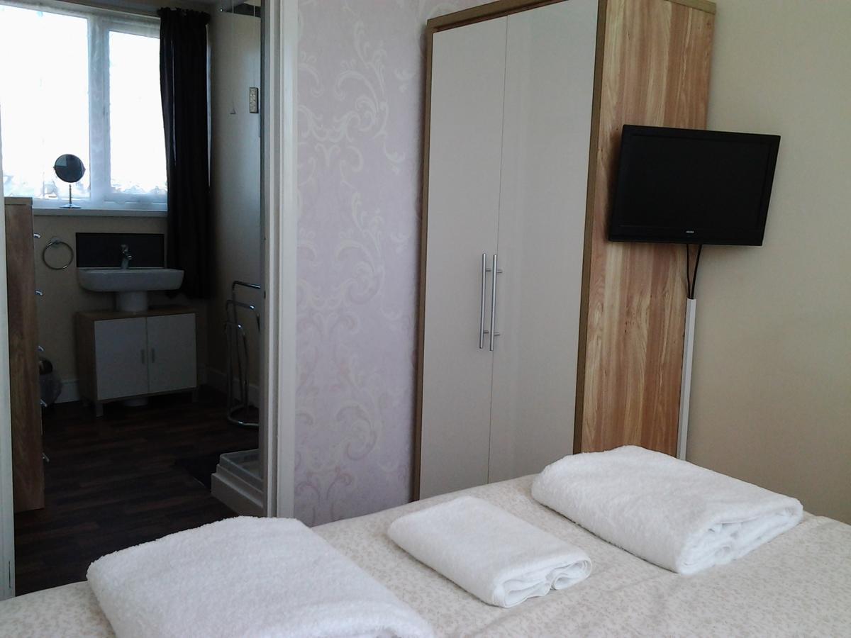 Twin Palms Guesthouse غريت يورماوث المظهر الخارجي الصورة