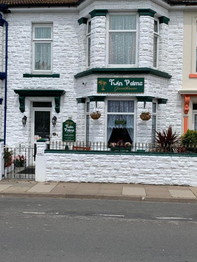Twin Palms Guesthouse غريت يورماوث المظهر الخارجي الصورة